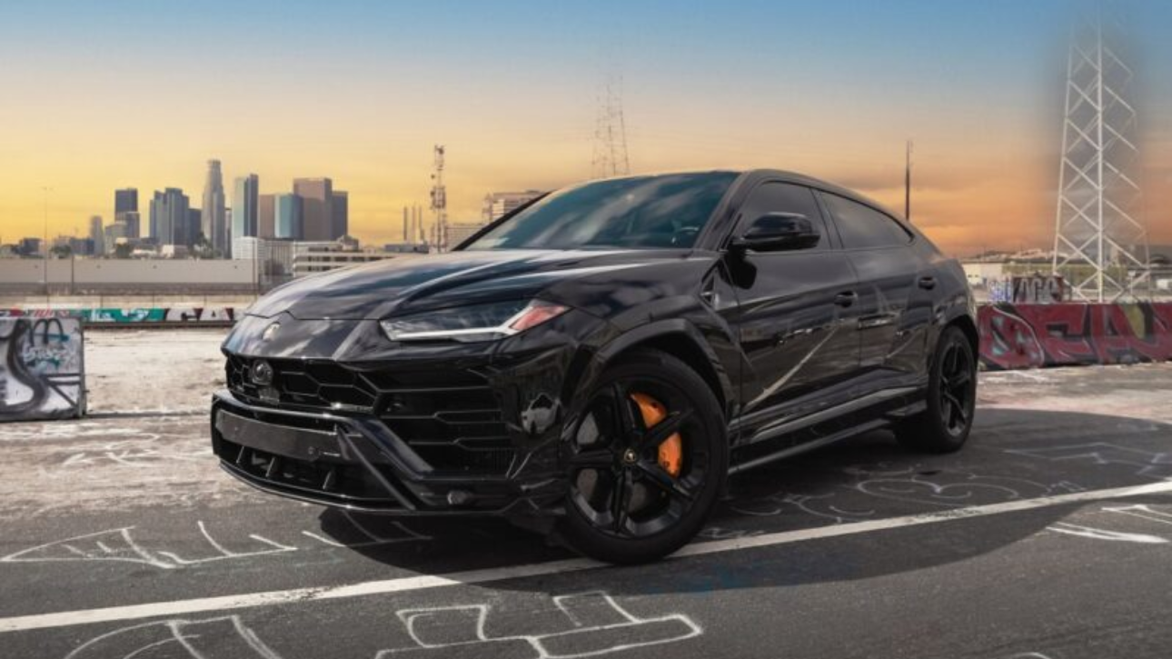 Black Lamborghini Urus