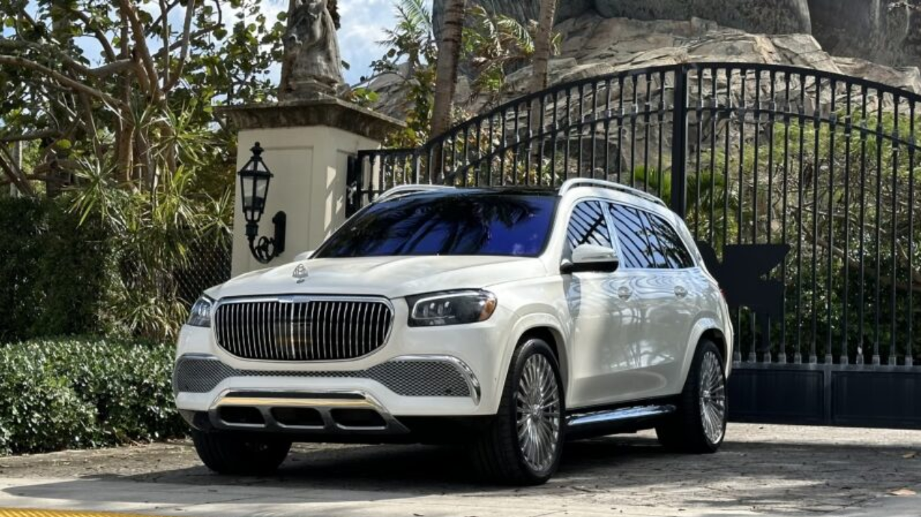 White Mercedes Benz Maybach GLS